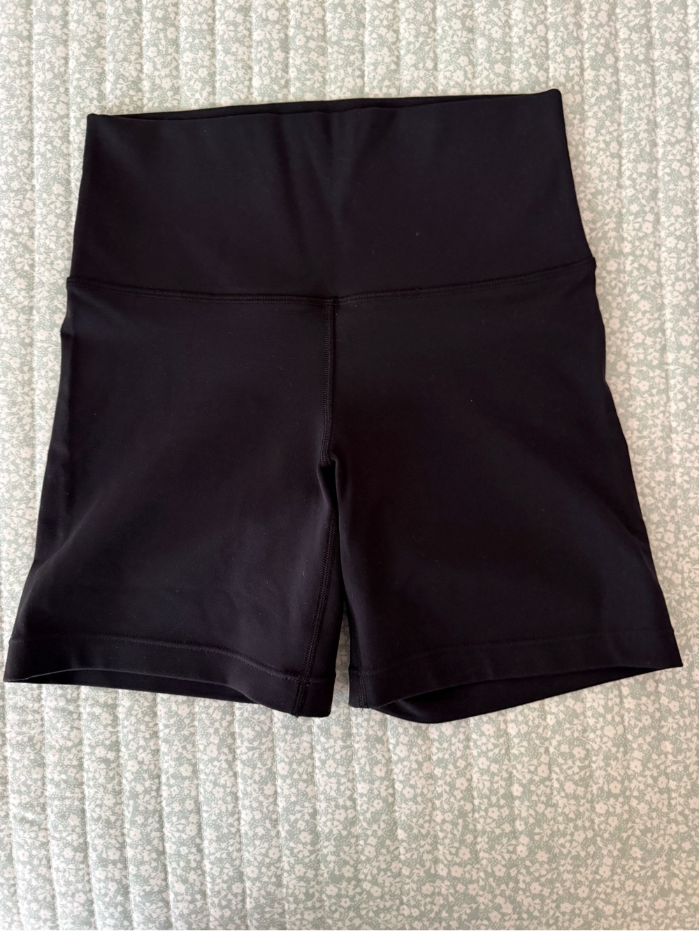 Aritzia-High-Waist Black Core Performance Shorts